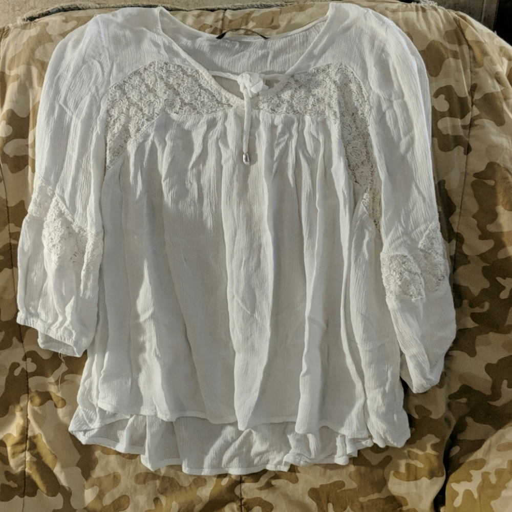 Entro white blouse with lace details